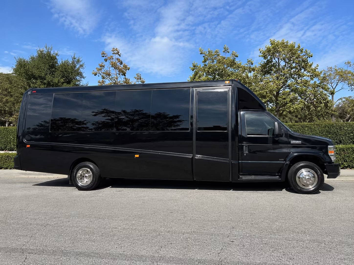 charter buses to the fox theater and oakland concert venues